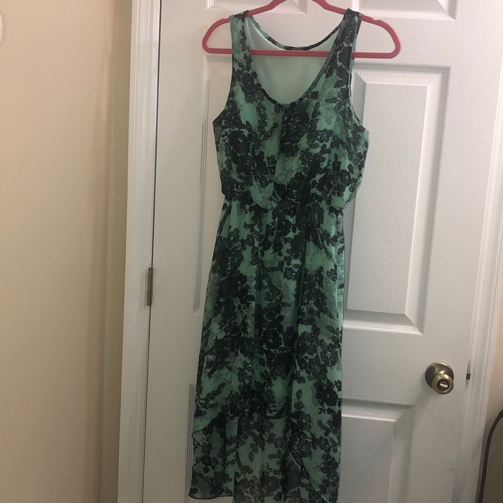 Emerald color lace like print dress